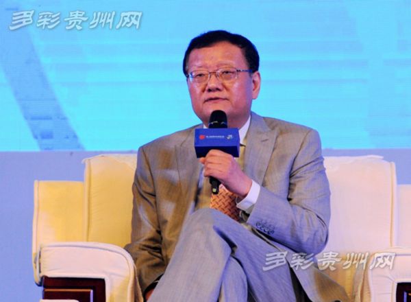 香港凤凰卫视董事局主席刘长乐发言(贺俊怡 摄)