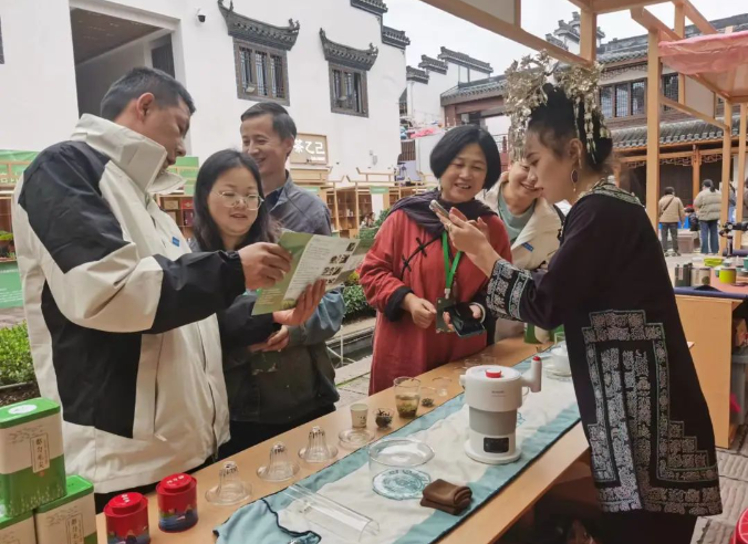 JN江南体育都匀毛尖茶制作技艺亮相第六届中国非物质文化遗产传统技艺大展(图1)