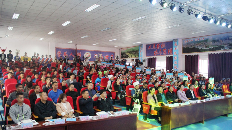 江南体育技能竞赛促振兴·巧手绣出新风采——黔南州手工刺绣技能大赛在三都举办(图2)