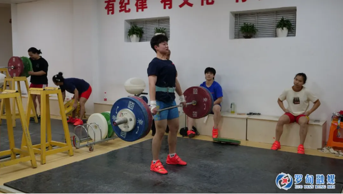冬训正当时！全国多个省份举重队到罗甸县开展冬训