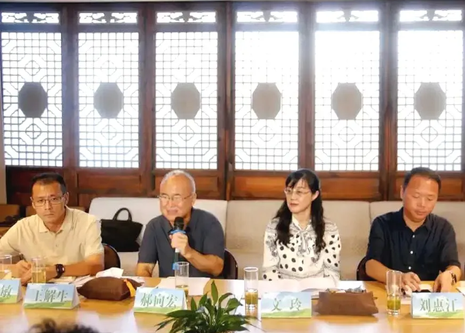 奇异果体育中国文联网络文艺传播中心到都匀开展网络文艺创作传播专题调研(图4)