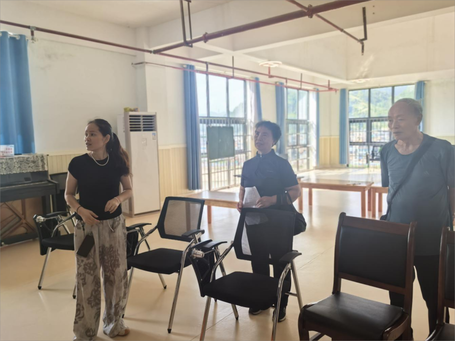 贵州省黔南州三都县关工委到县第五幼儿园开展学前教育“双助”行动研培中心项目验收 工作