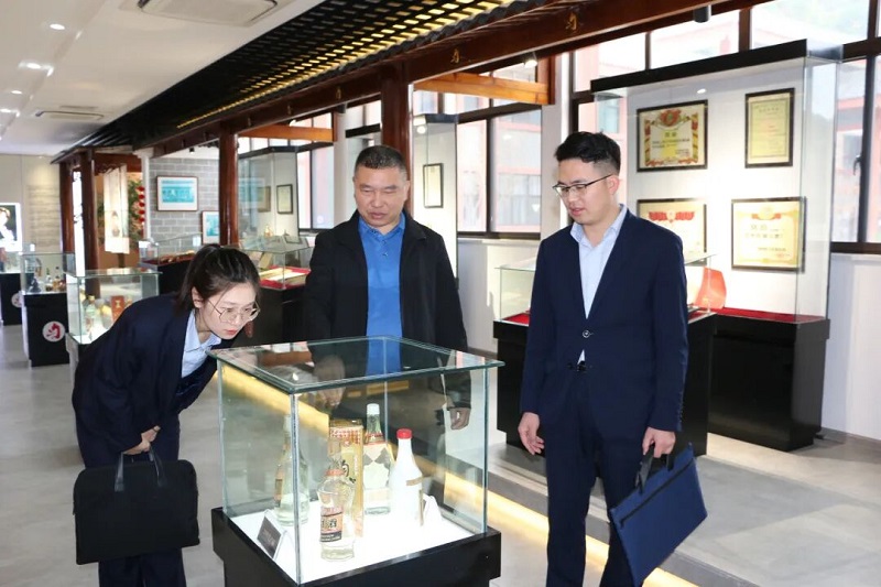 “贷”动国企升级，邮储银行黔南州分行投放近9500万元支持重点项目