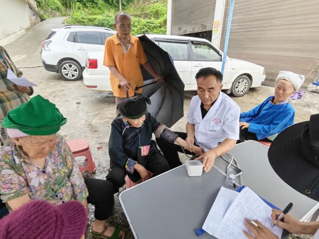 全州民族团结进步模范个人｜蒙勇昌：山间行医三十载 真情浇灌团结花