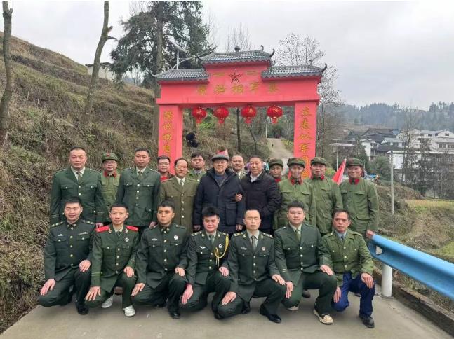 特别的团圆宴！一寨五辈三十兵，跨越七十八年的执着奔赴！