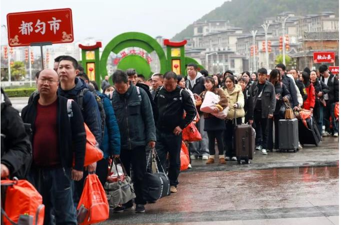 一趟专列连接起家乡与远方