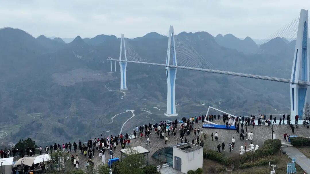 “桥”见好风光！平塘天空之桥景区新春迎客忙