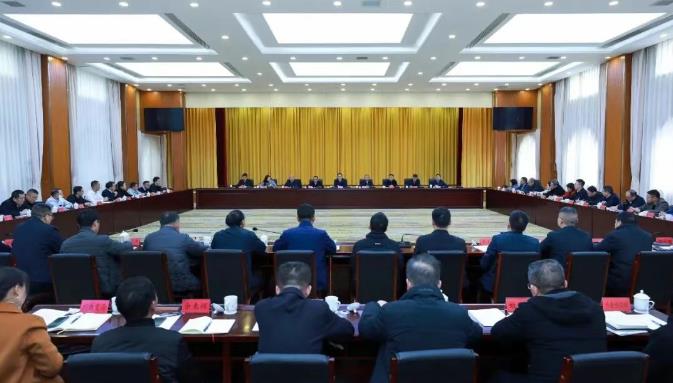 在黔南挂职帮扶干部人才座谈会召开