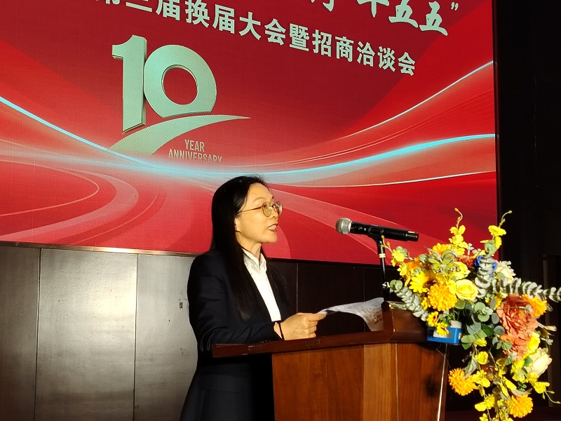 江西安义县政协副主席、县工商联主席胡细珍讲话.jpg 江西安义县政协副主席、县工商联主席胡细珍讲话.jpg
