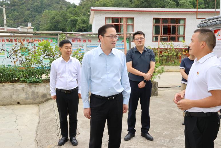 洪湖鹏赴贵定县督导调研